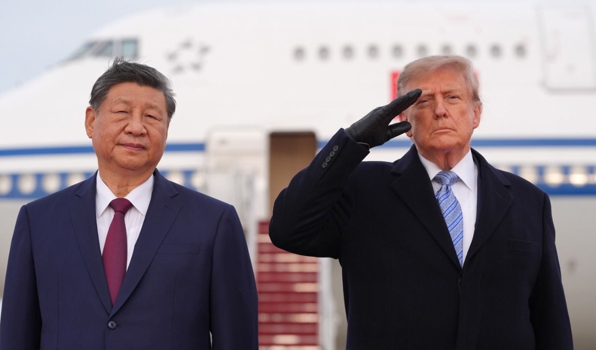 Xi Jinping och Donald Trump under välkomstceremonin vid Xis ankomst till USA. Foto: Alex Brandon/AP/TT
