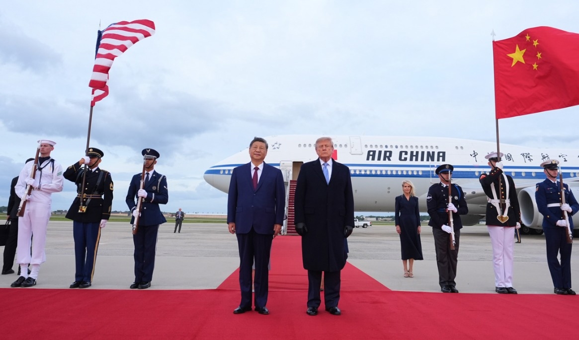 Kinas president Xi Jinping togs emot av sin amerikanske motsvarighet Donald Trump när han landade i USA på onsdagen, lokal tid. Foto: Alex Brandon/AP/TT