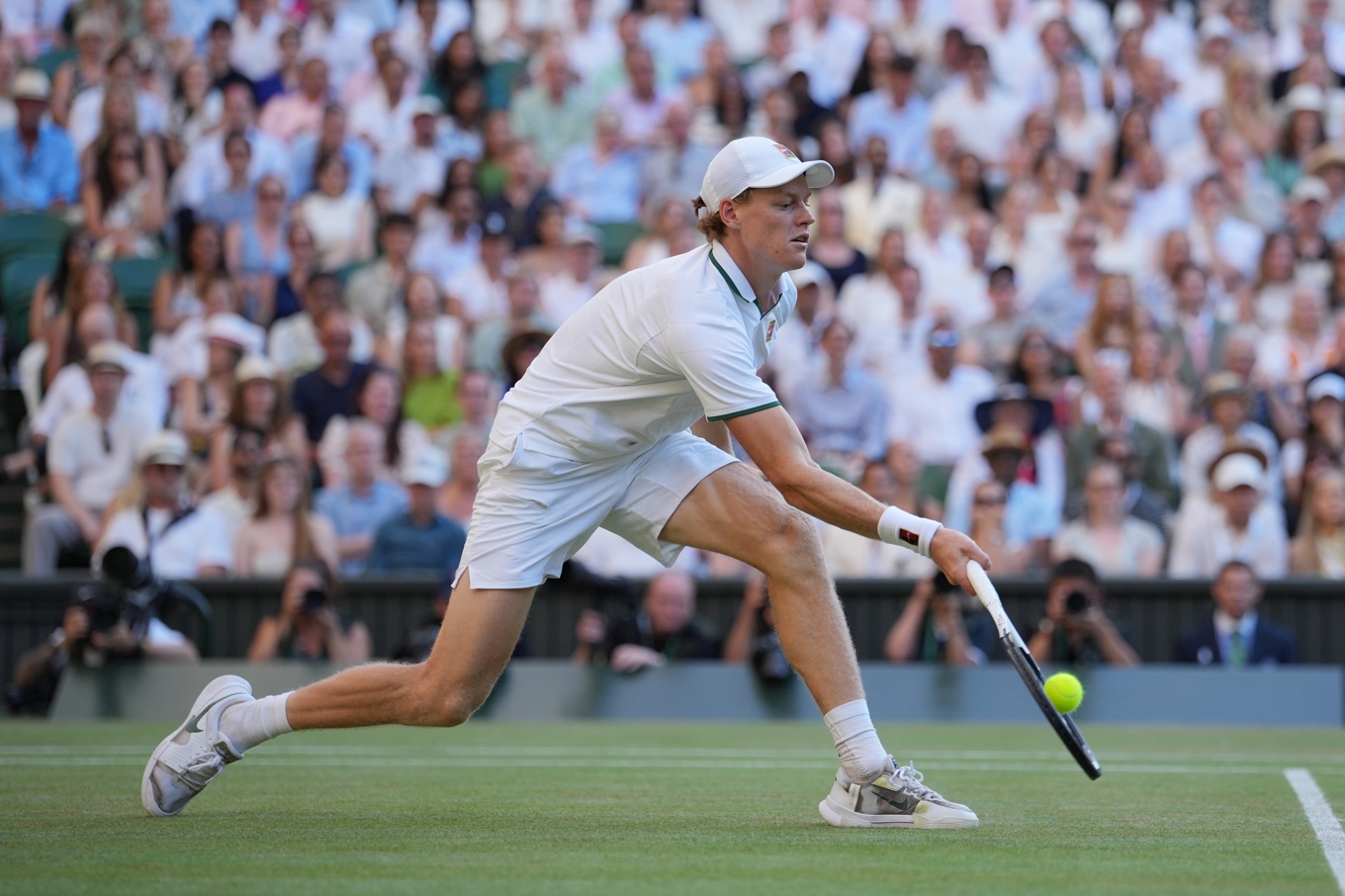 Jannik Sinner har inte tävlat sedan Wimbledon i somras. Foto: Kin Cheung/AP/TT