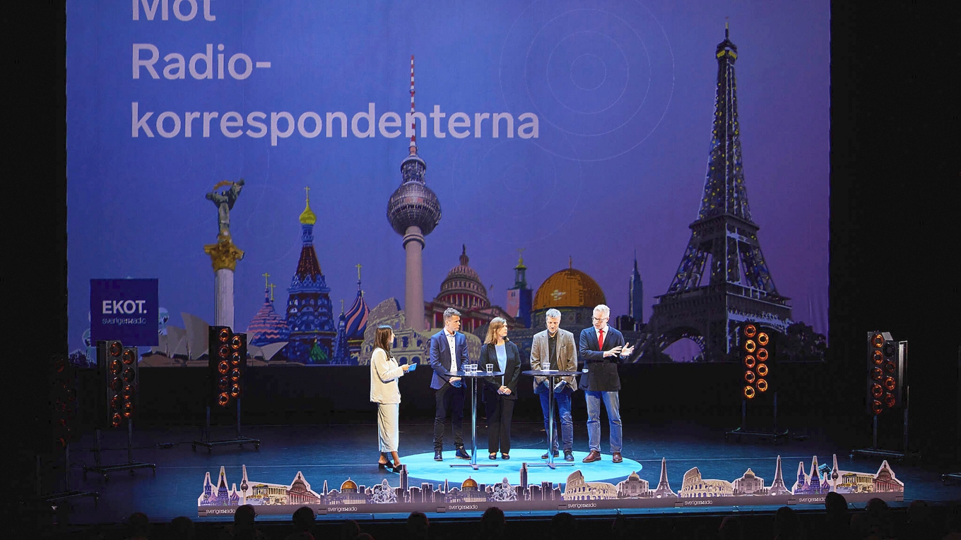 Korrar på scen, från ”Radiokorrespondenterna live” 2025. foto: Hedda Axelsson/Sveriges Radio