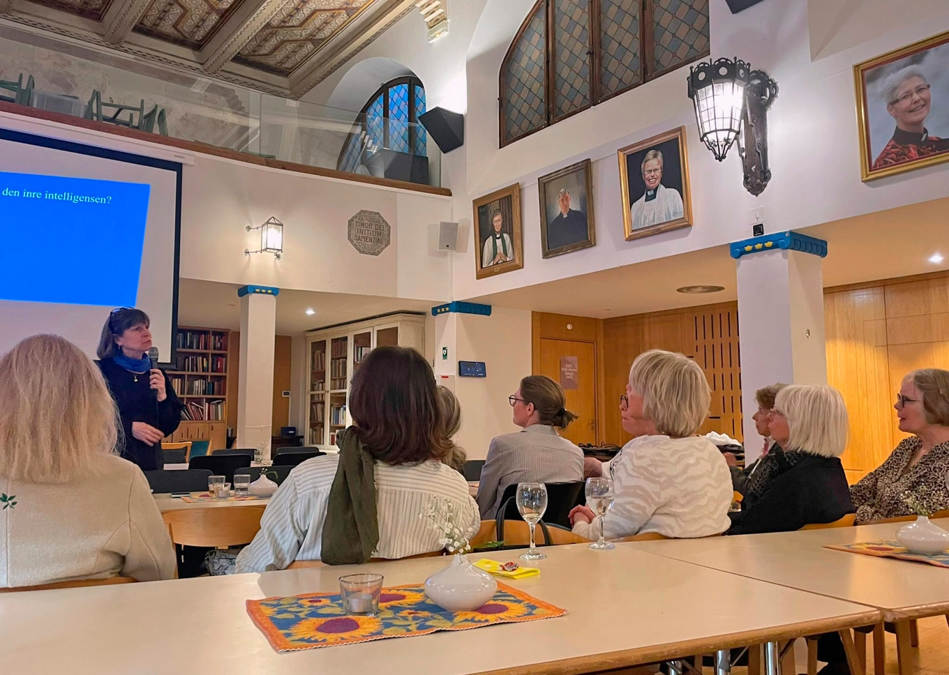 Suzanne Schönström håller föredrag om ”Den inre läkaren” i Paris våren 2026 för kvinnoorganisationen Swea i Paris. fOTO: Ismael Kouyaté Schönström
