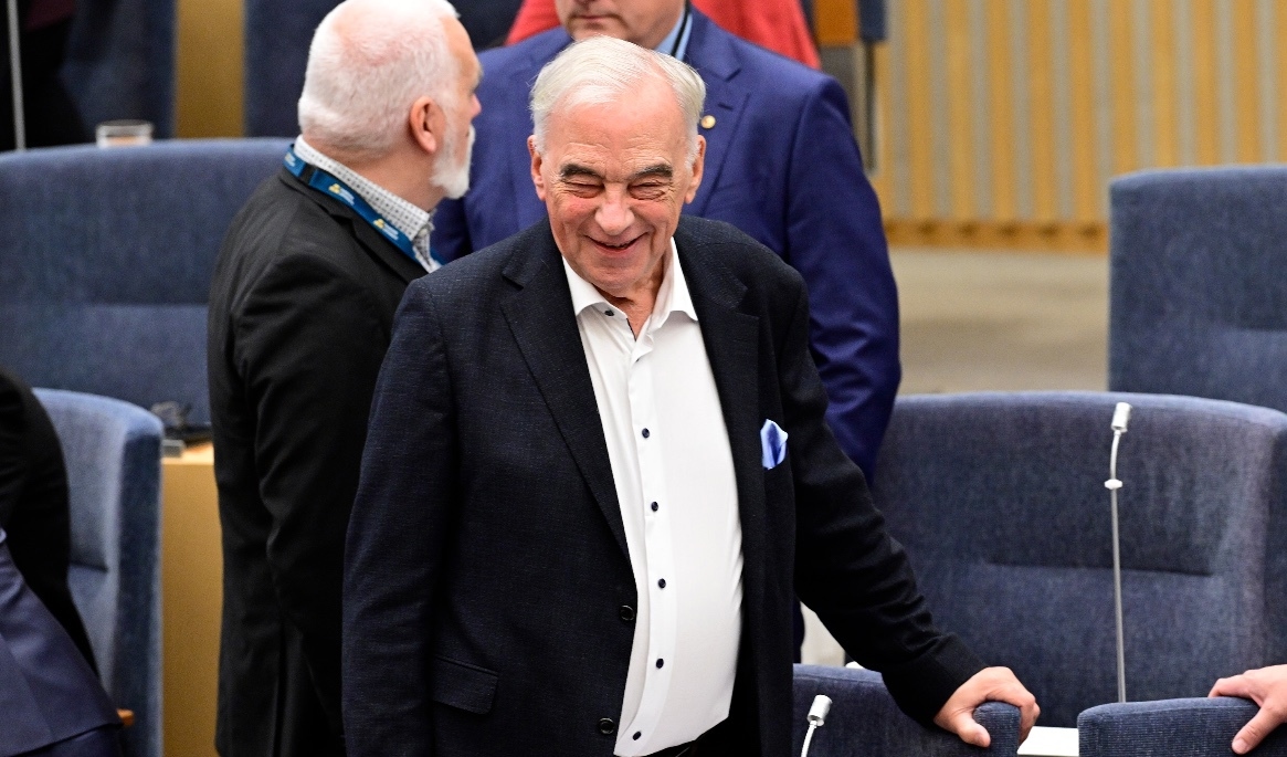 Lars Leijonborg (L) i riksdagen inför upprop och talmansval. Foto: Jonas Ekströmer / TT