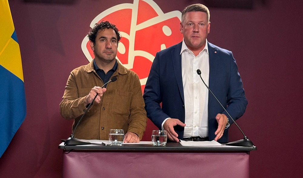 Ardalan Shekarabi och Tobias Baudin berättade om Socialdemokraternas jobbsatsning för unga. Foto: Staffan Erfors