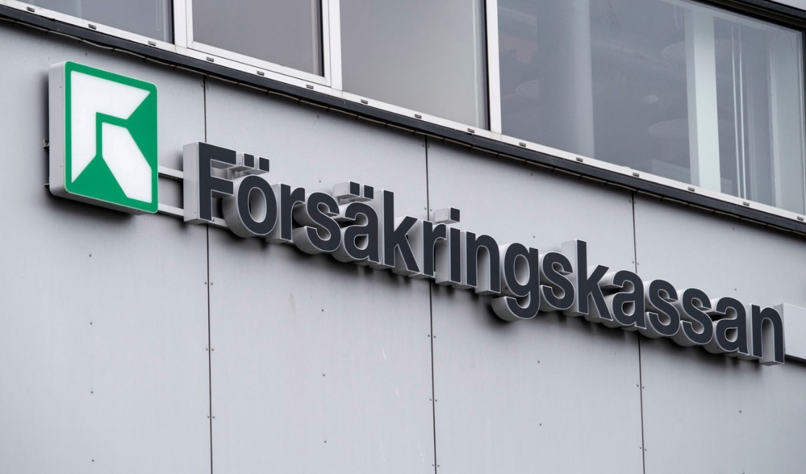 Försäkringskassan kräver tillbaka närmare fyra miljoner kronor från en person i Stockholm som har uppburit sjukersättning och bostadstillägg på felaktiga grunder under en period av 24 år. Foto: Johan Nilsson/TT