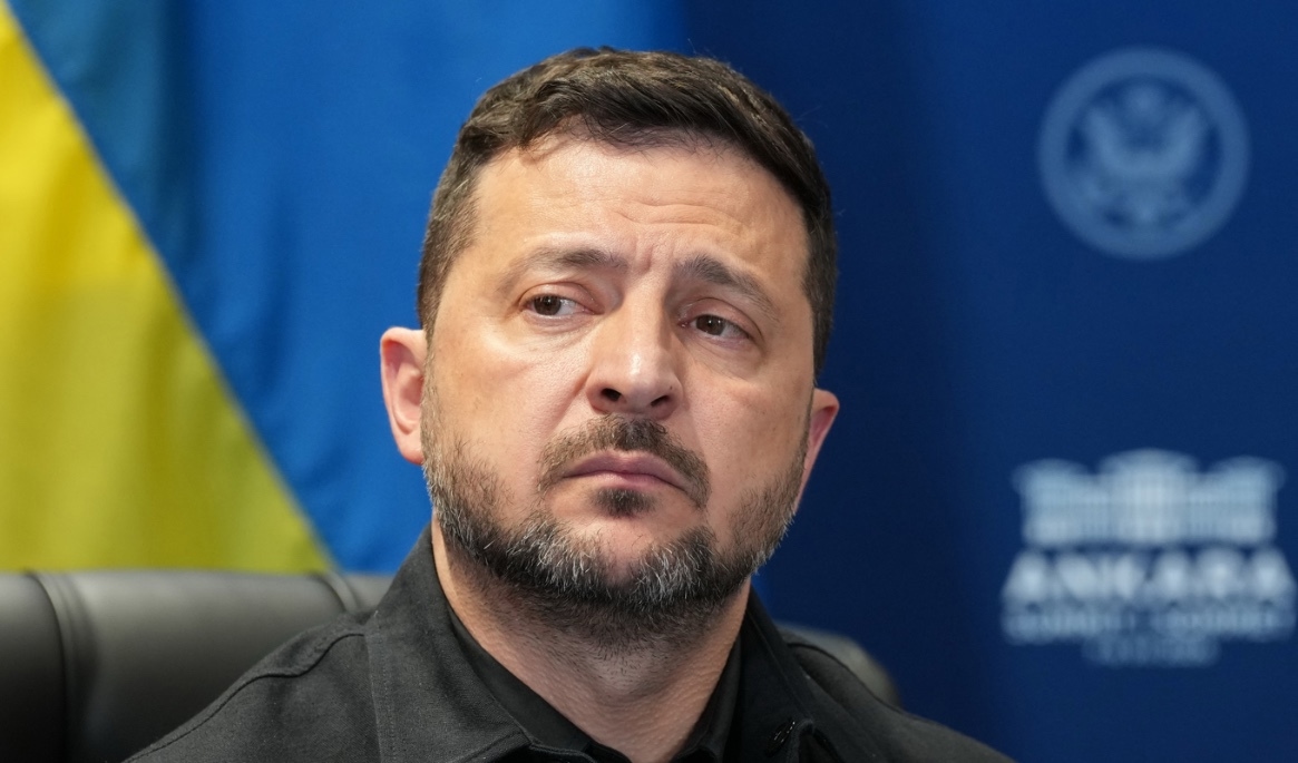 Ukrainas president Volodymyr Zelenskyj. Han säger att ryska attacker mot Kiev syftar till att pressa invånarna att lämna staden. Foto: Alex Brandon/AP/TT