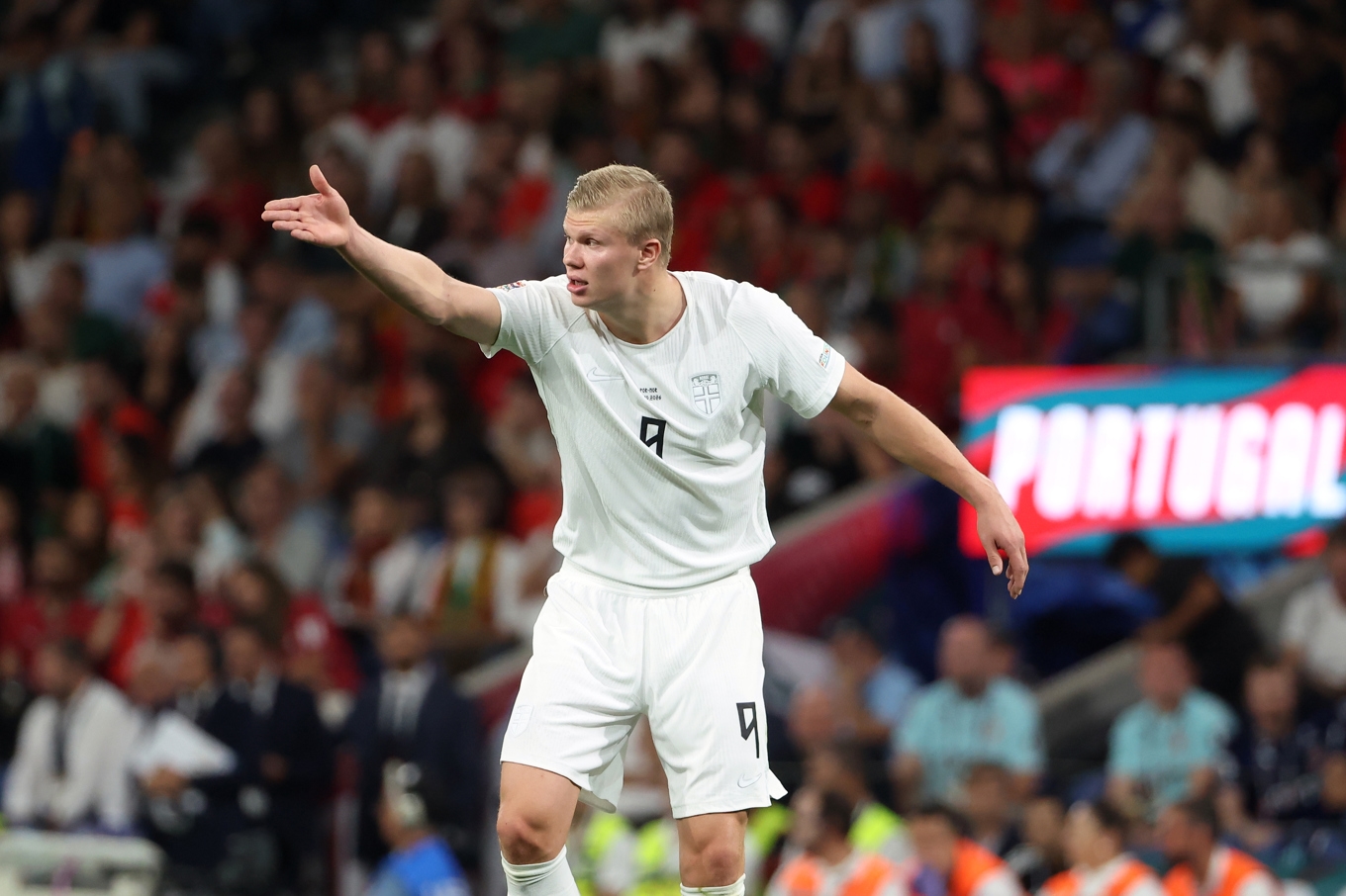 Erling Braut Haaland gjorde inga större avtryck när Norge förlorade mot Portugal i Nations League och blev utbytt mållös. Foto: Luis Vieira/AP/TT