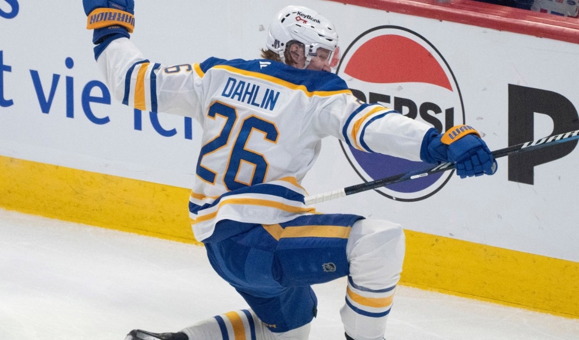 Rasmus Dahlin klev av skadad mot Florida. Arkivbild. Foto: Christinne Muschi/AP/TT