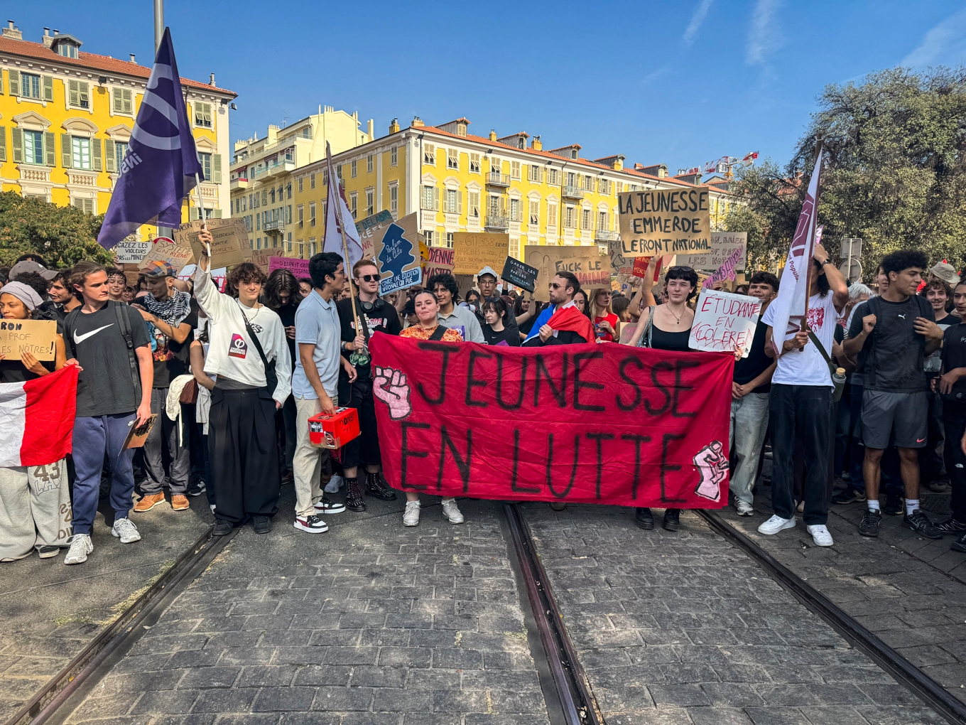 Ungdomar protesterar i Nice. Foto: Agneta Liljeqvist/TT