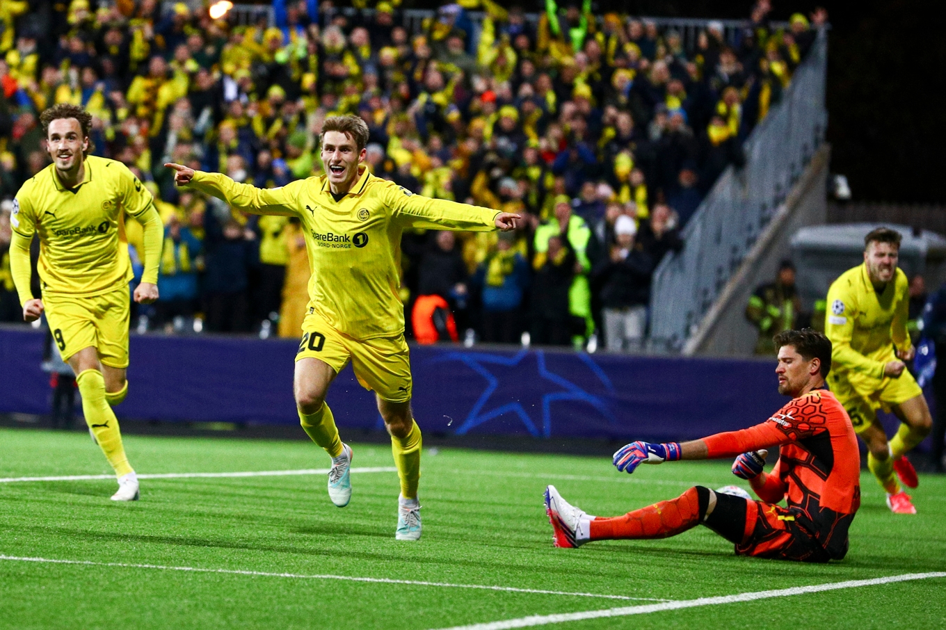 Bodø/Glimts Fredrik Sjøvold firar efter att ha gjort matchens enda mål hemma mot Dortmund. Foto: Mats Torbergsen/NTB/TT