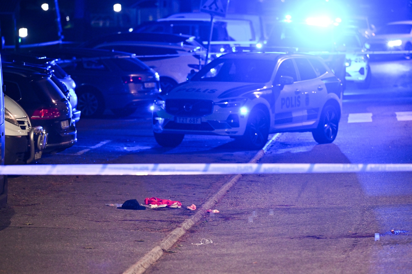 Polisavpärrningar vid mordplatsen i Hagsätra i södra Stockholm den 20 september 2025. Foto: Claudio Bresciani/TT