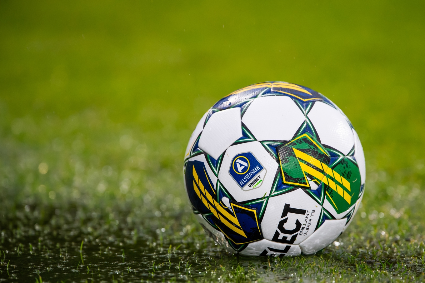 Polisen misstänker att en avgörande match i division 2 kan vara utsatt för påverkan. Arkivbild. Foto: Henrik Eberlund/TT