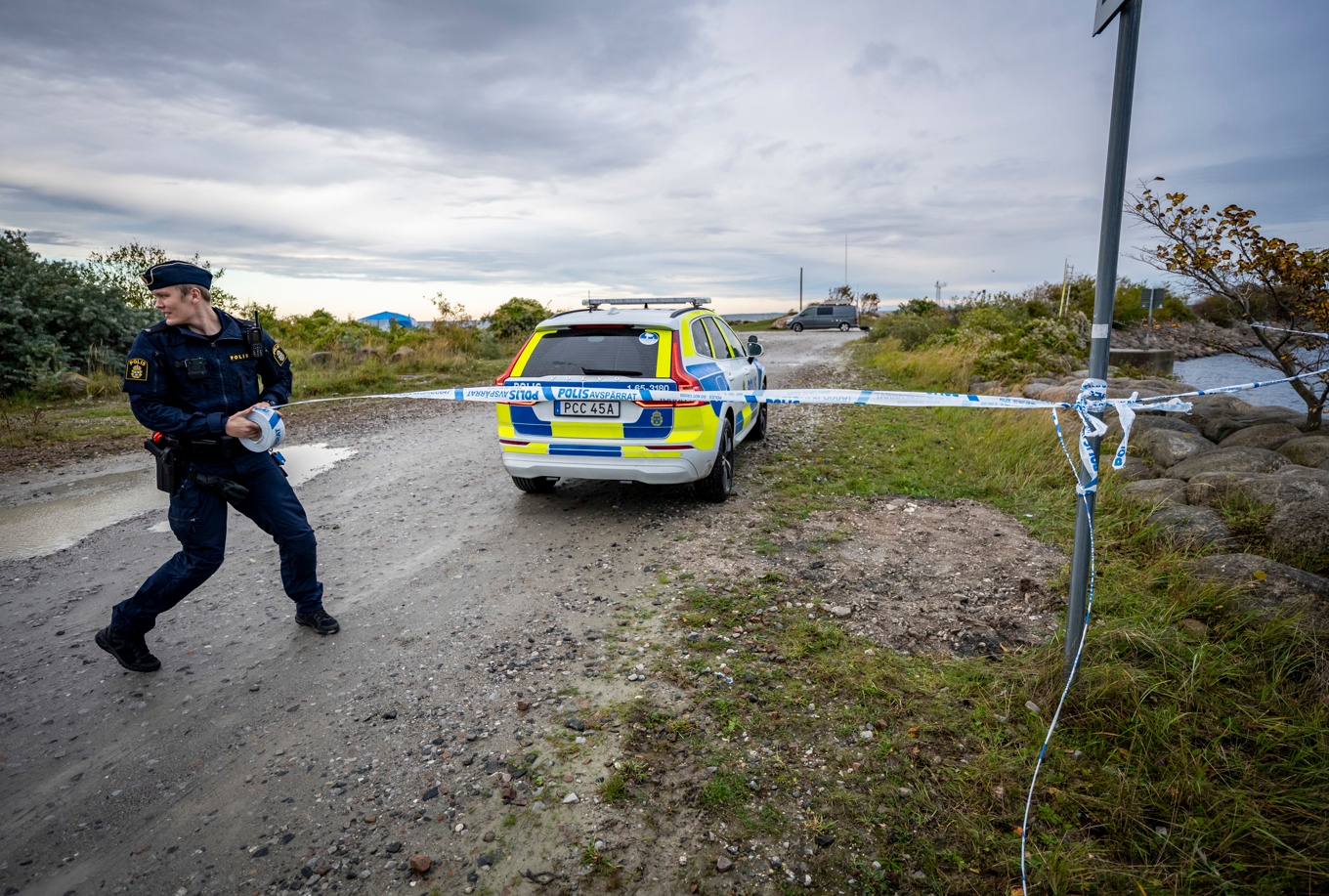 Polis och kriminaltekniker på plats på Ön på Limhamn på lördagsmorgonen. Foto: Johan Nilsson/TT