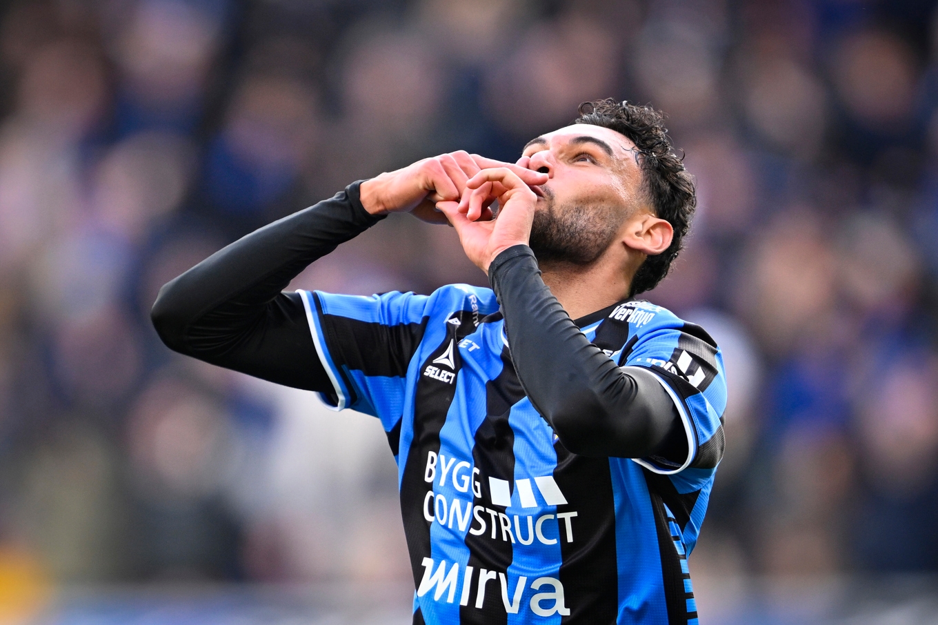 Sirius Joakim Persson jublar efter 2–1-målet mot Elfsborg, men han fick inte jubla till slut. Det blev 2–2. Foto: Anders Wiklund/TT