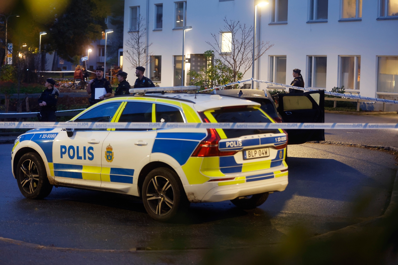 En man har skjutits till döds i södra Stockholm. Foto: Nicklas Thegerström/TT