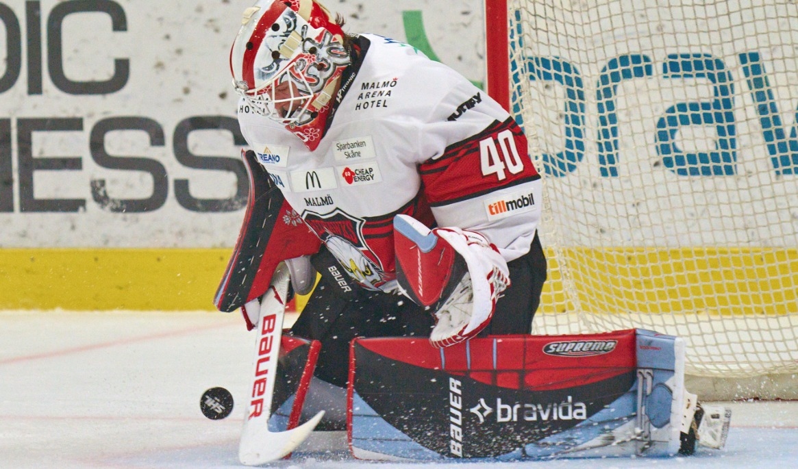 Malmös målvakt Oskar Blomgren nollade Rögle i Skånederbyt i SHL. Arkivbild. Foto: Peo Möller/TT
