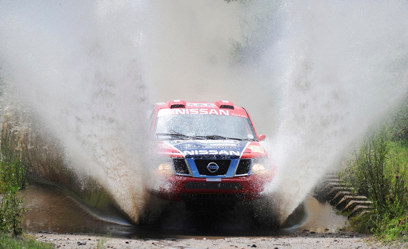 Norrmannen Ivar Tollefsen, som bildade Heimstaden, rattar sin Nissan under Dakarrallyt 2009. Foto: Gabriel Bouys/AFP via Getty Images