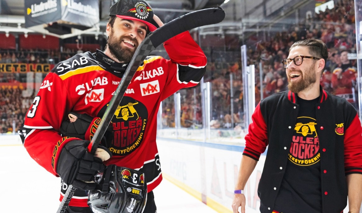 Luleås Frederic Allard och sponsorn och miljardären Jacob Porsér som nu satsar 100 miljoner kronor i klubben han älskar. Foto: Pär Bäckström/TT