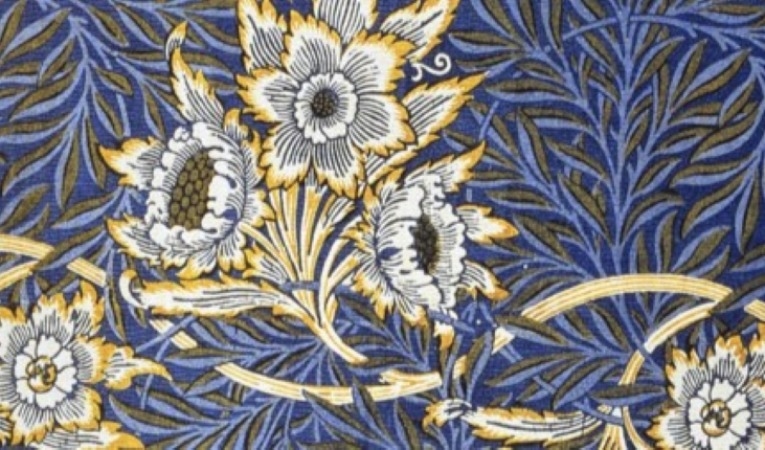 Linne med tryckmönstret ”Tulip and Willow”, formgivet av William Morris, 1873. Foto: Wikimedia Commons