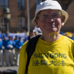 En glad dansk Falun Gong-utövare. (Foto: Khosro Zabihi)