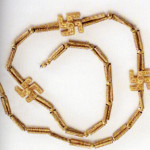 Ett 3000 år gammalt halsband från Rashtprovinsen i Iran. (Wikimedia Commons)