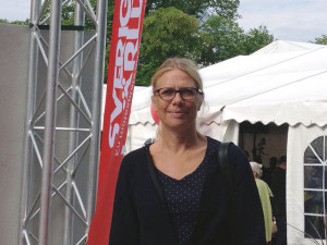  Annica Sohlström, generalsekreterare för Forum Syd, är en av de som skrivit under brevet till statsministern och finansministern nu i oktober, med uppmaningen att söka nya sätt att finansiera flyktingmottagandet. (Foto: Melker Dahlstrand/Forum Syd)