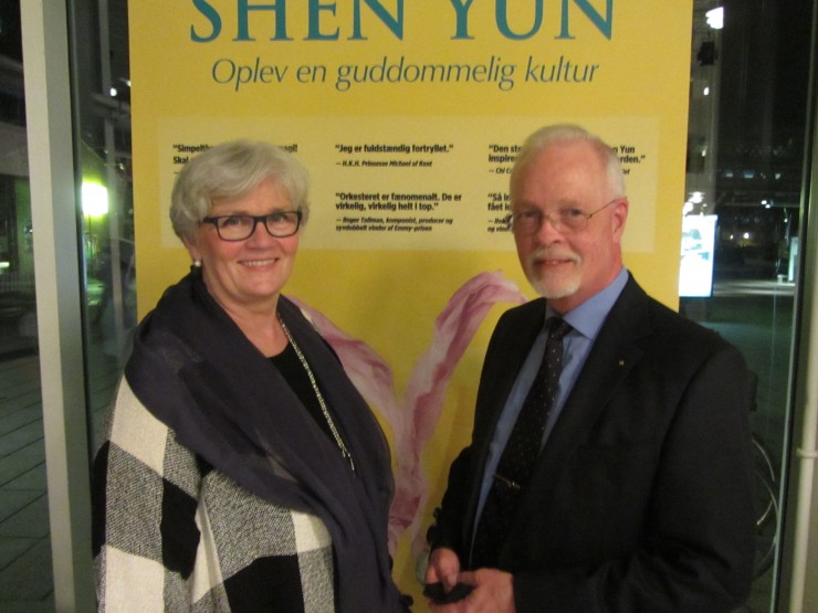 Kim och Inger Christensen på Shen Yuns föreställning på Musikhuset i Århus, Danmark den 2 april, 2016. (Foto: Pirjo Svensson /Epoch Times)