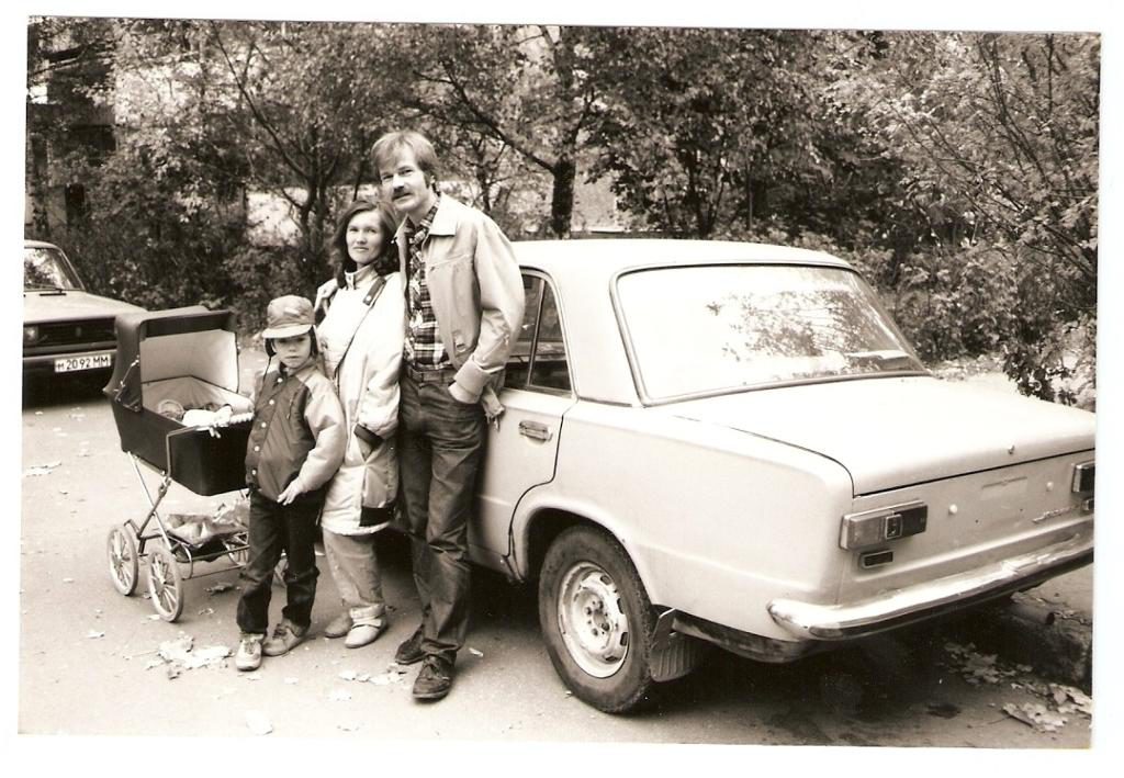 År 1991, då kuppförsöket i Moskva ägde rum, var paret Perevosjtjikovs son Artiom sju år och Dmitrij fyra månader. Tanja och Slava Perevosjtjikov önskade sig bil, lägenhet och fritidshus. I dag har de detta men andra drömmar har inte slagit in. Privat /TT