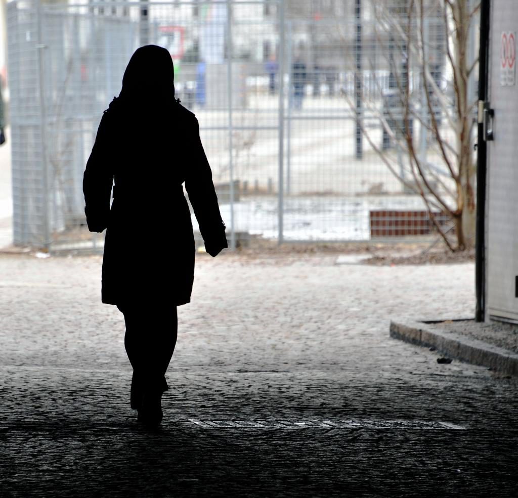 Femton år efter mordet på Fadime Sahindal fortsätter hedersvåldet att skörda offer. Bara i fjol mördades minst sex personer i Sverige i misstänkta hedersmord. (Foto: Arkivbild. Hasse Holmberg / TT)