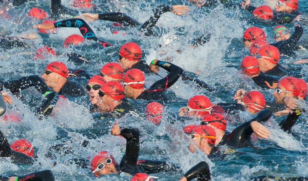 
En Ironmantävling innebär en extrem påfrestning för kroppen: 3,8 kilometer simning, 180 kilometer cykling - och så ett maratonlopp på 42 kilometer direkt efter det. Foto: TT-arkivbild                                            