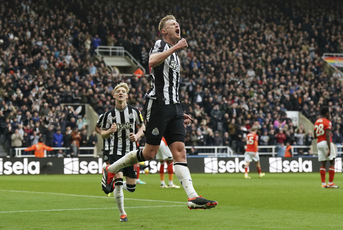 Sean Longstaff, tvåmålsskytt för Newcastle. Foto: Owen Humphreys/AP/TT
