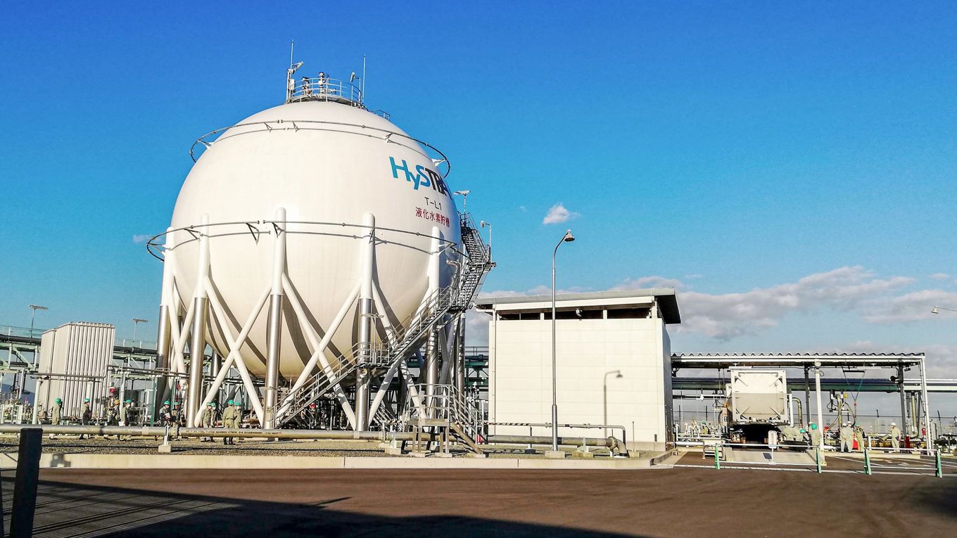 Tank med flytande vätgas i Kobe, Japan. Japan är ett av de länder som tänkt samarbeta med Australien kring vätgas. Foto: Etienne Balmer/AFP via Getty Images