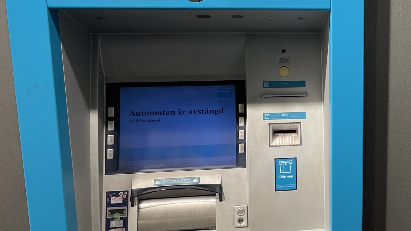 Nu larmar turister om att det är svårt att få tag i kontanter. Foto: Kontantupproret