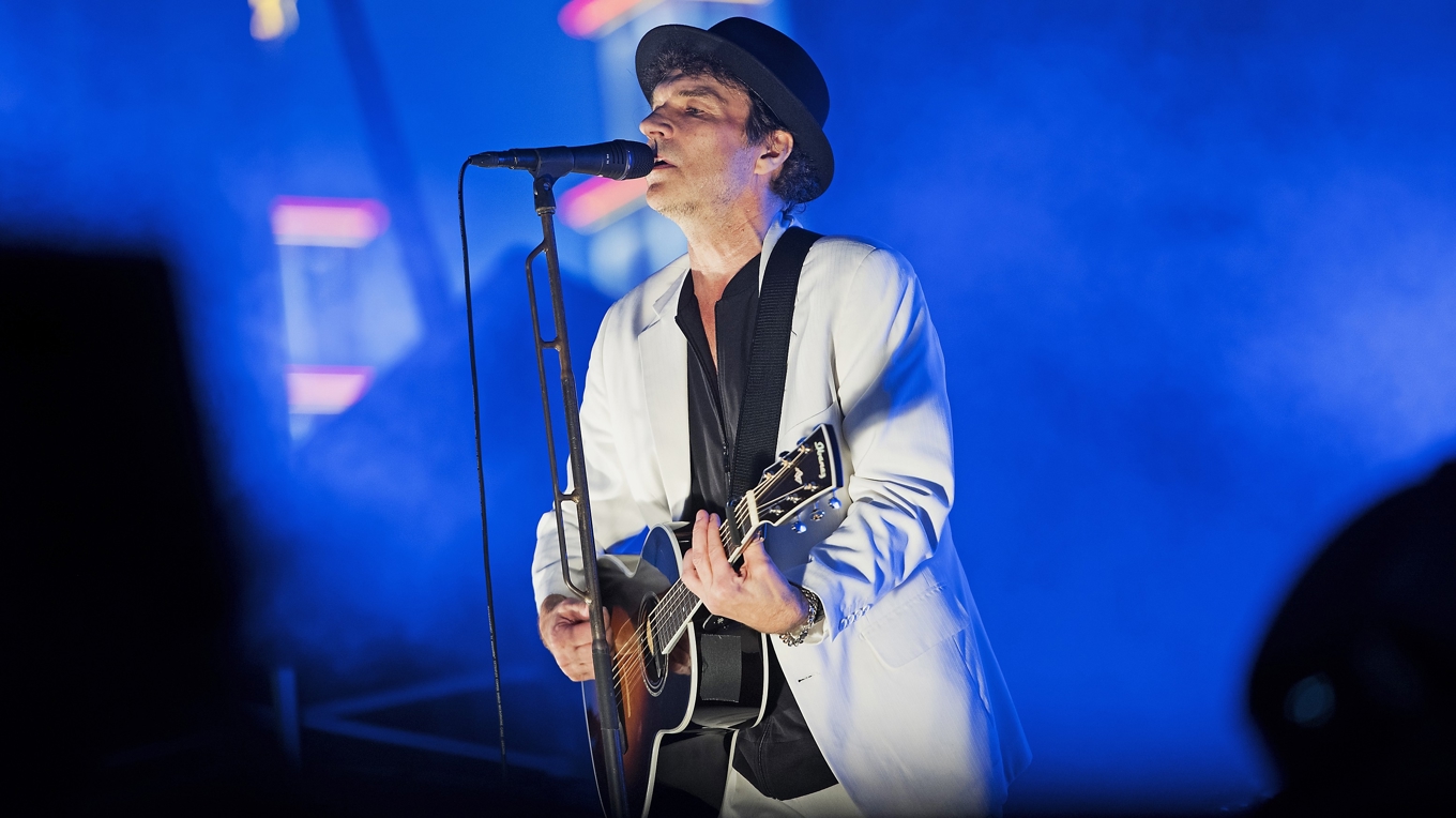 Thåström (född 1957) är en intensiv liveartist som hellre lyfter fram nya än gamla sånger. Foto: Henrik Montgomery/TT