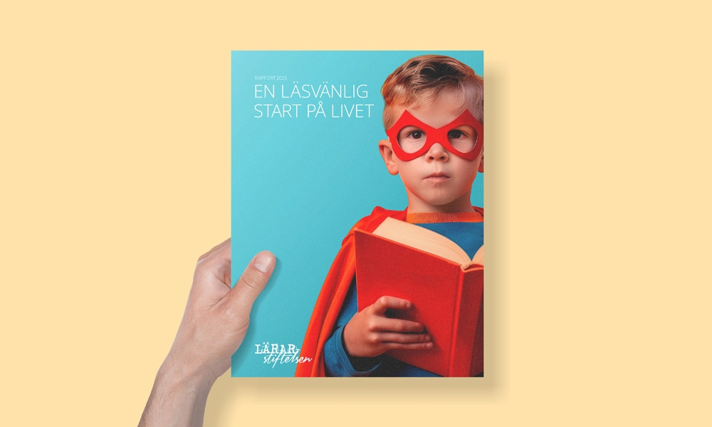 Högläsning för barn i hemmet och vardagliga samtal om det barnet läser kan betyda mycket för barnets språk- och skriftutveckling, enligt Lärarstiftelsen. Foto: Lärarstiftelsen