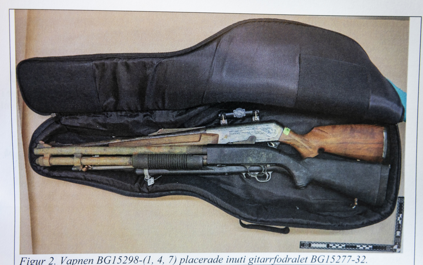 Rickard Andersson hade licens för fyra vapen när han gick till attack på Campus Risbergska i Örebro och dödade tio personer, innan han tog sitt eget liv, den 4 februari i år. Bilden är från polisens utredning. Foto: Polisen/TT