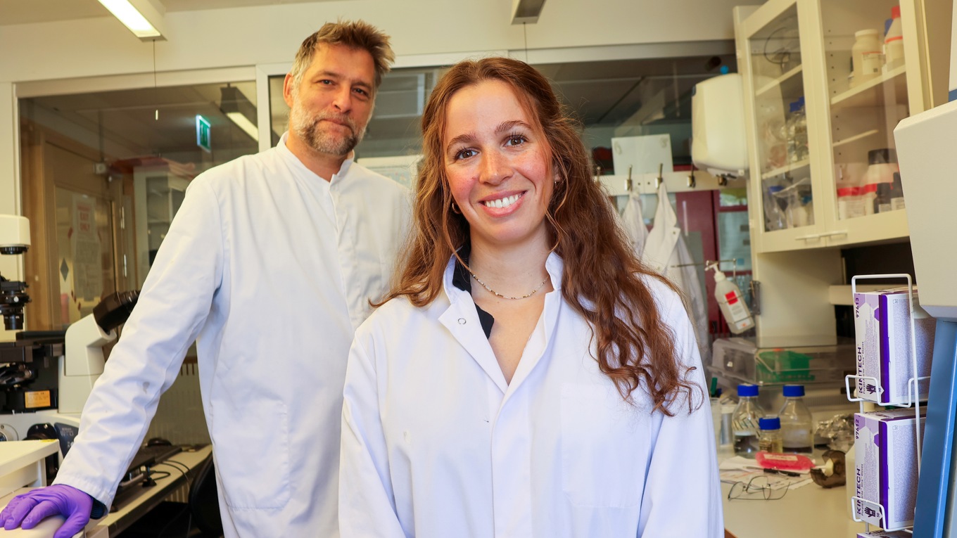 Doktorand Maria Henar Marino Miguelez och professor Wouter Metsola van der Wijngaart ligger bakom forskningsgenombrottet. Foto: Pressbild/David Callahan/KTH