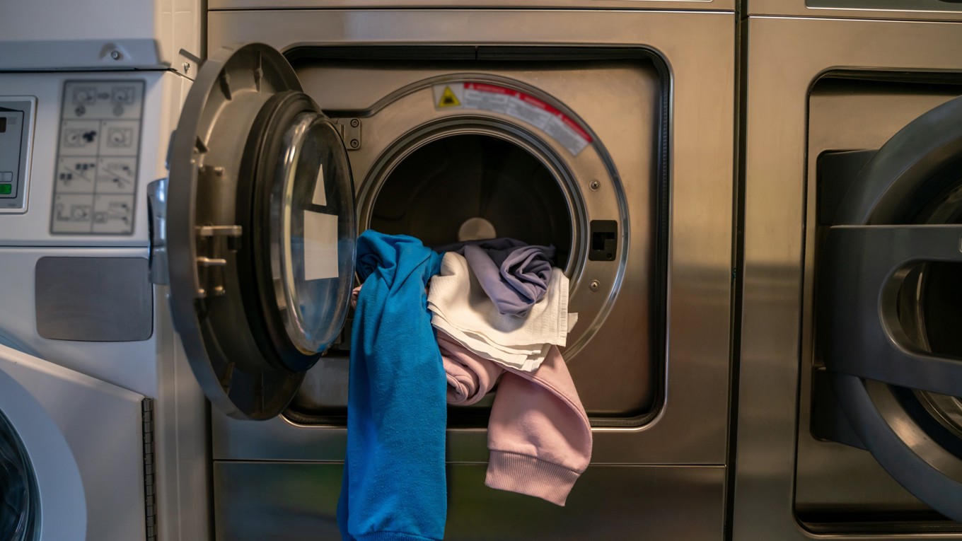 På 1950-talet blev tvättstugan i de svenska flerbostadshusen standard. Men nu är den på väg bort. Foto: Dmytro Zinkevych