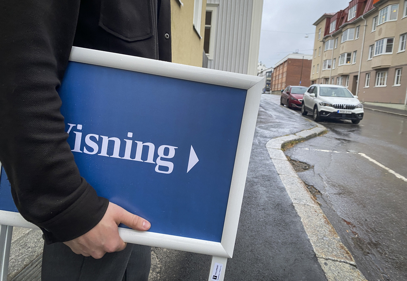 Mäklarna själva tror att bostadsmarknaden fortsatt är trög resten av året. Arkivbild. Foto: Gustav Sjöholm/TT