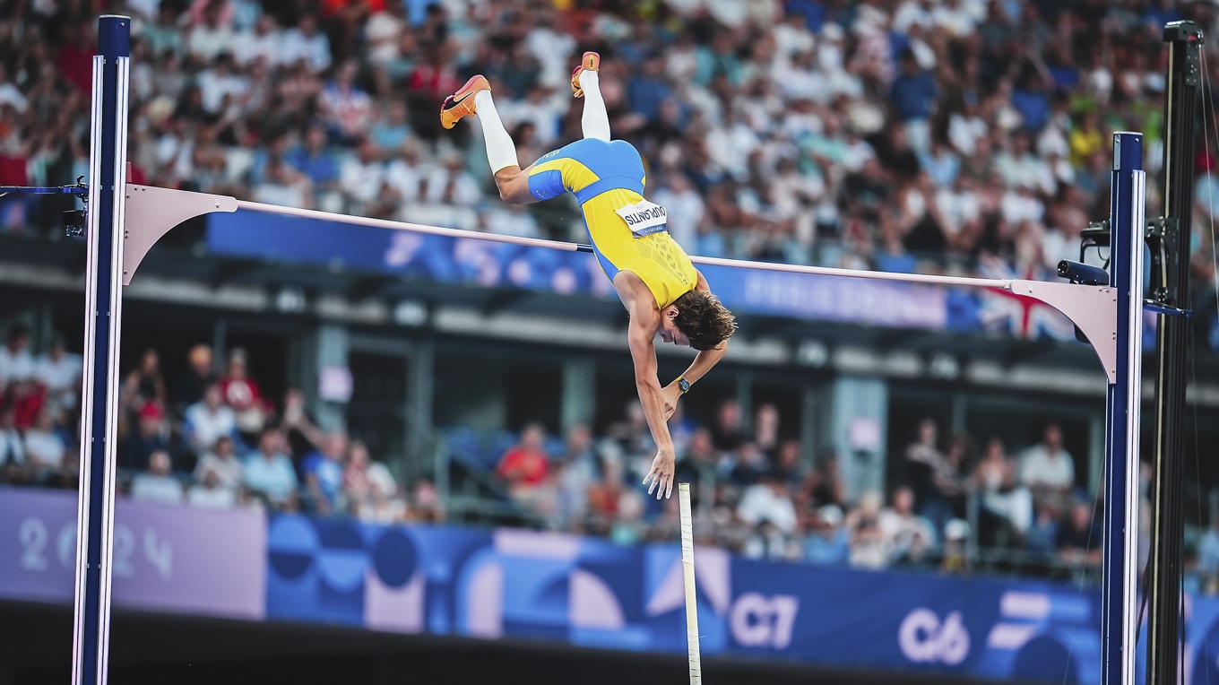 Skulle Armand Duplantis lyckas om han lade ribban på tio meters höjd? Knappast, men så tycks politiken resonera då den sätter mål för teknikutveckling. Foto: Shutterstock