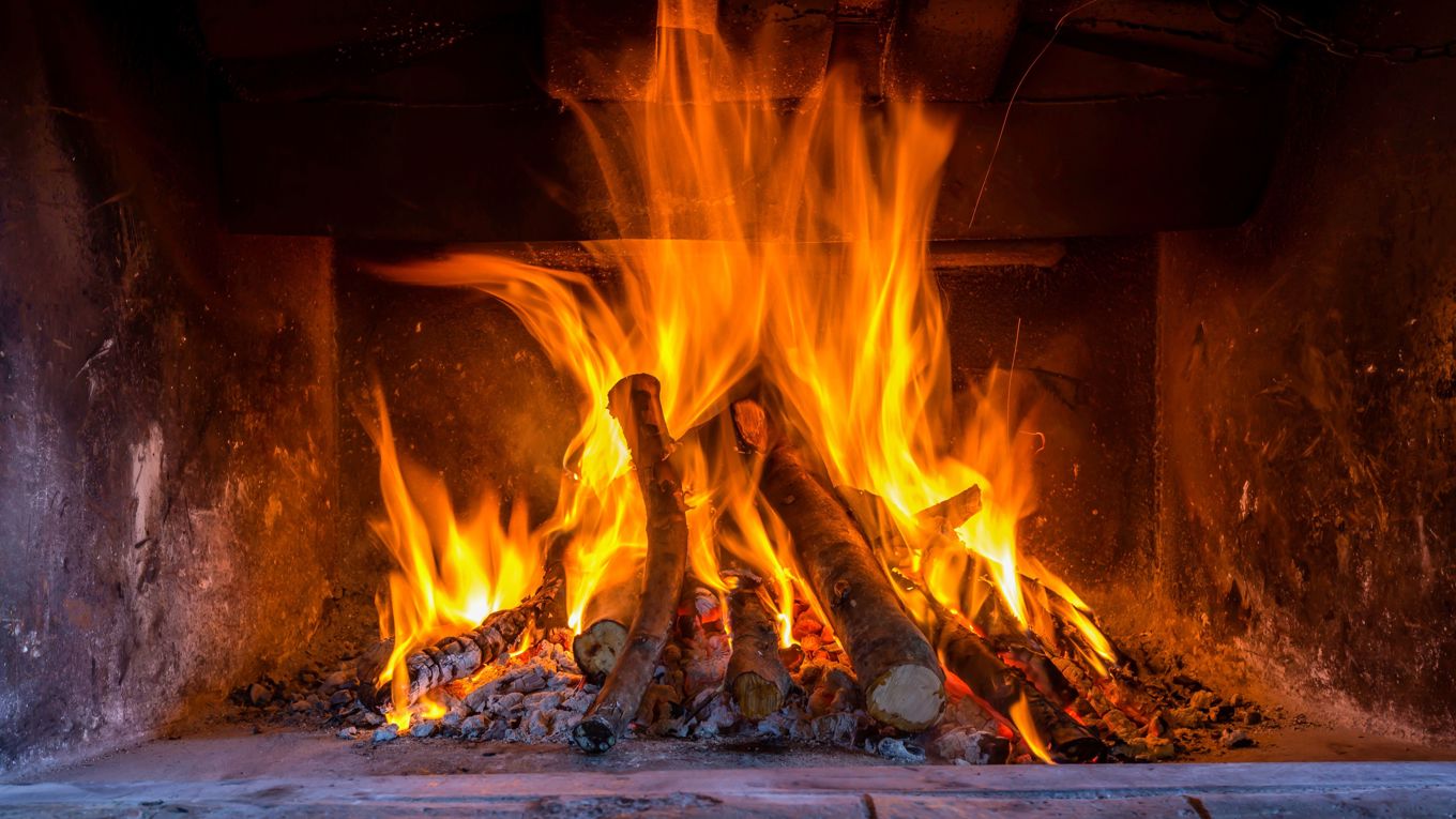 Vi använder i dag mer ved än för två hundra år sedan. Ny teknik ersätter inte gammal, utan gör det möjligt att öka användningen. Foto: Shutterstock