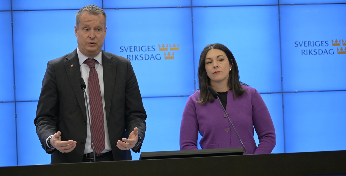 Anders Ygeman (S), skolpolitisk talesperson och Teresa Carvalho (S), kriminalpolitisk talesperson. Foto: Roger Sahlström.