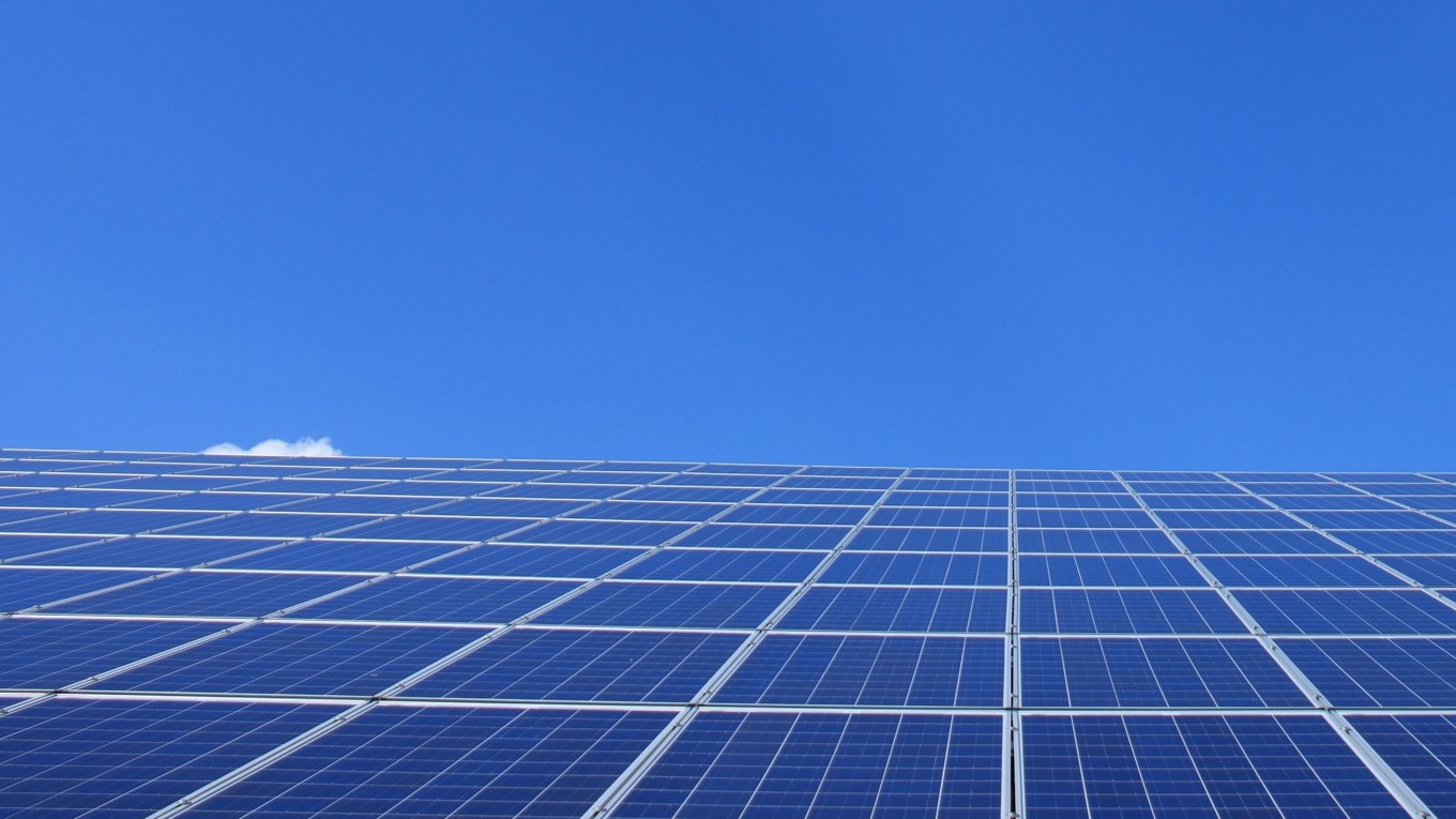 Solcellsbranschen befinner sig i en kris. Foto: Pixabay
